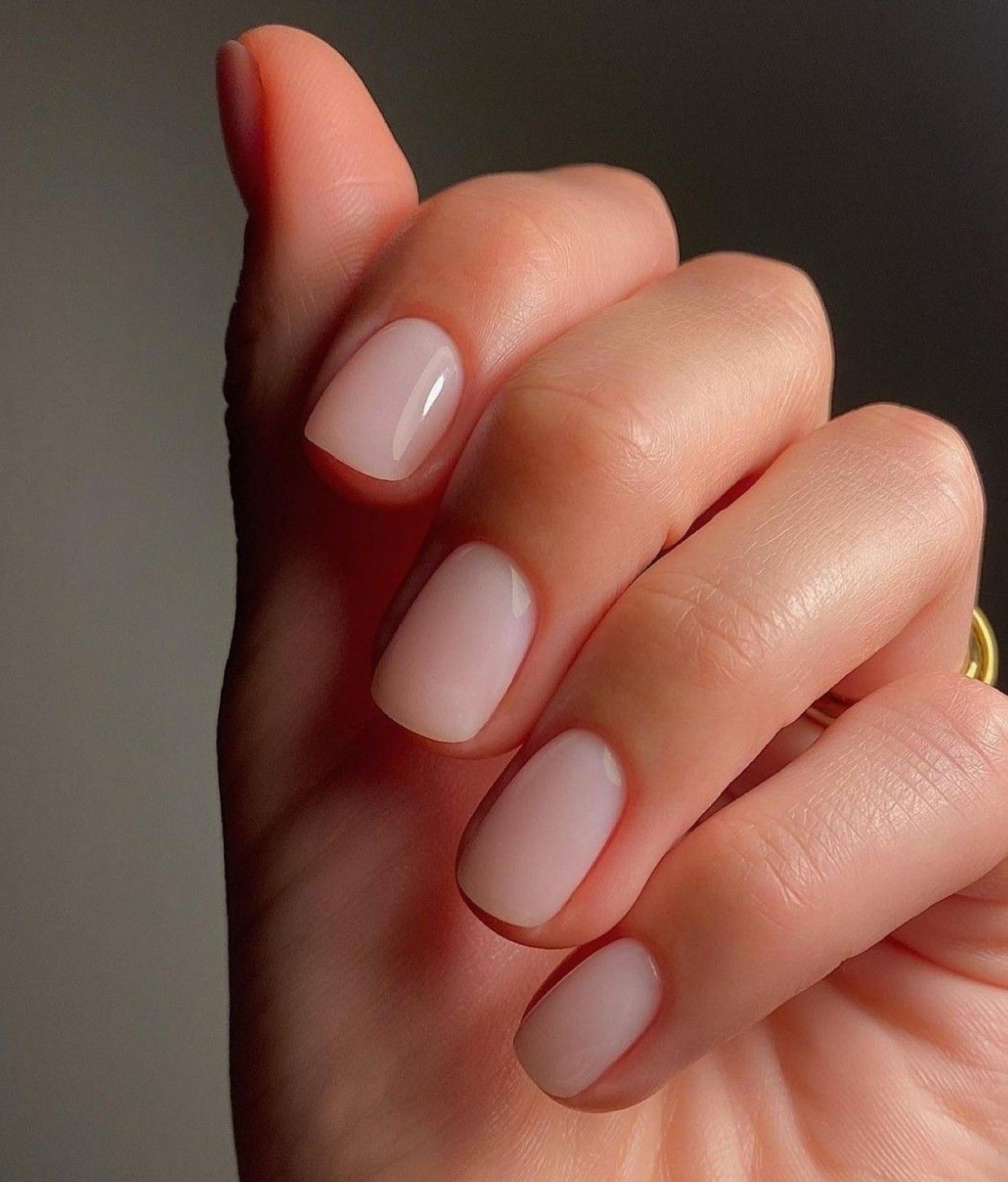 La nouvelle sensation dans le monde des ongles: La manucure Russe